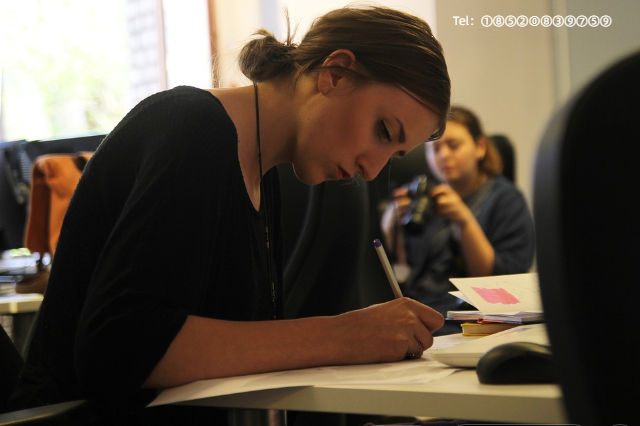 闊別職場(chǎng)6年拿到5位數(shù)薪酬被刷屏，她憑的是什么