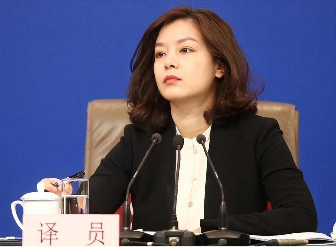 中國(guó)翻譯官?gòu)埦┛谧g能力有多強(qiáng)：16分鐘臨場(chǎng)翻譯震驚全場(chǎng)！