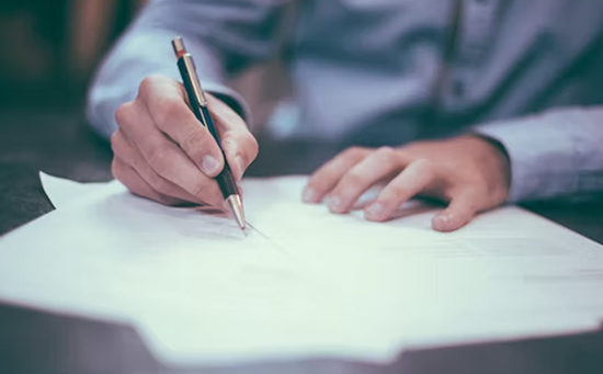 高中畢業(yè)證書(shū)英文翻譯注意哪些 有哪些技巧