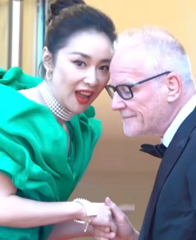 “大嫂”高葉亮相戛納紅毯和戛納主席全程英文熱聊，學(xué)一門(mén)外語(yǔ)太重要了，但實(shí)在不會(huì)外語(yǔ)怎么辦