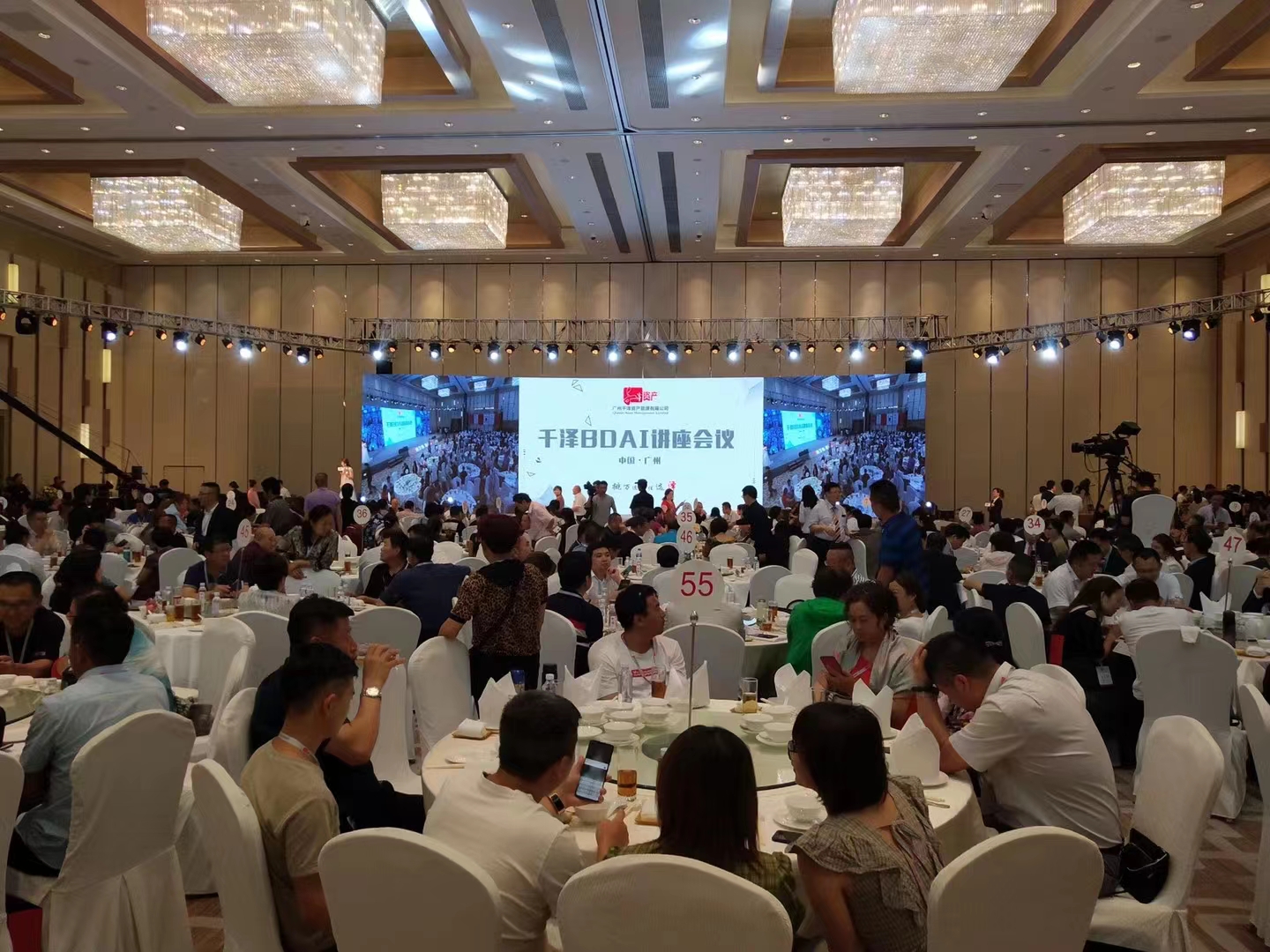 如何做一名出色的展會陪同翻譯，注意哪些事項